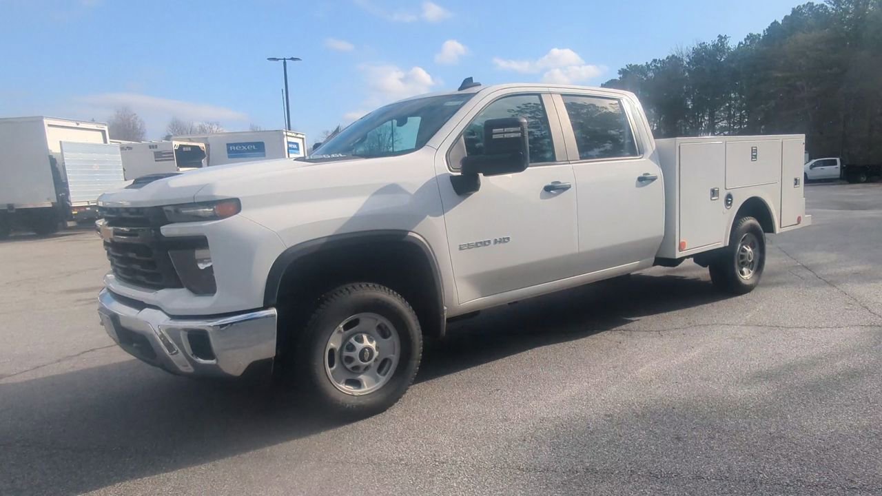 2024 Chevrolet Silverado 2500HD photo 3