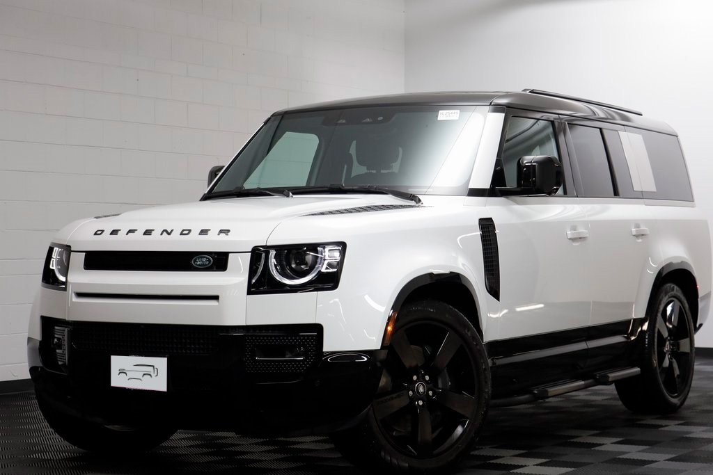 2025 Land Rover Defender X-Dynamic SE's photo