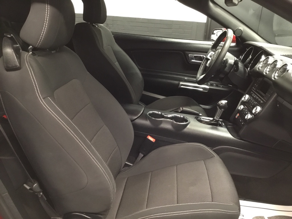 2016 Ford Mustang V6 Convertible photo 36