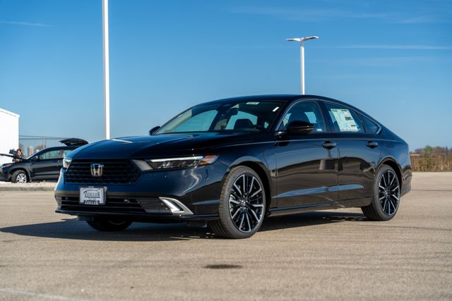 2025 Honda Accord Hybrid Touring photo 4