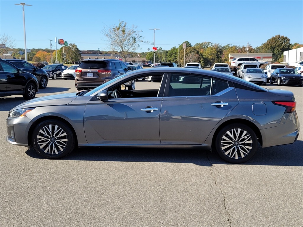 2024 Nissan Altima 2.5 SV photo 4