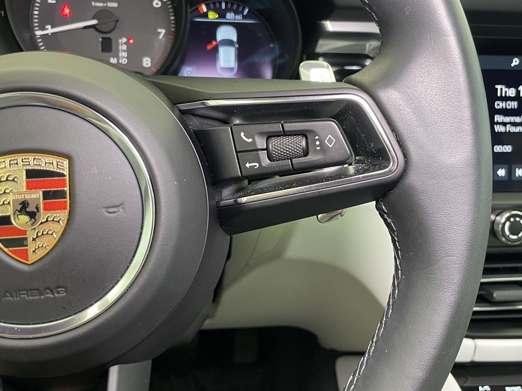 2024 Porsche Macan Base photo 37