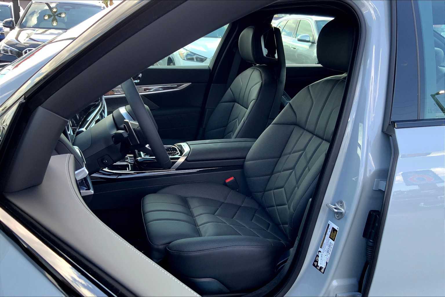 2025 Bmw 740i 740i xDrive photo 9