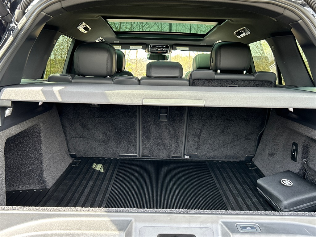 2023 Land Rover Range Rover SE photo 24