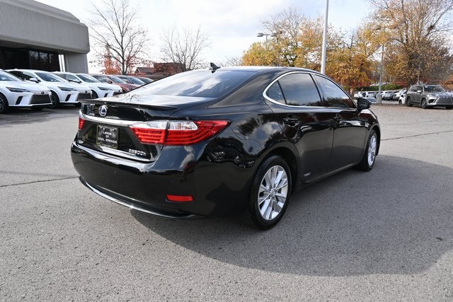 2013 Lexus ES 300h photo 3
