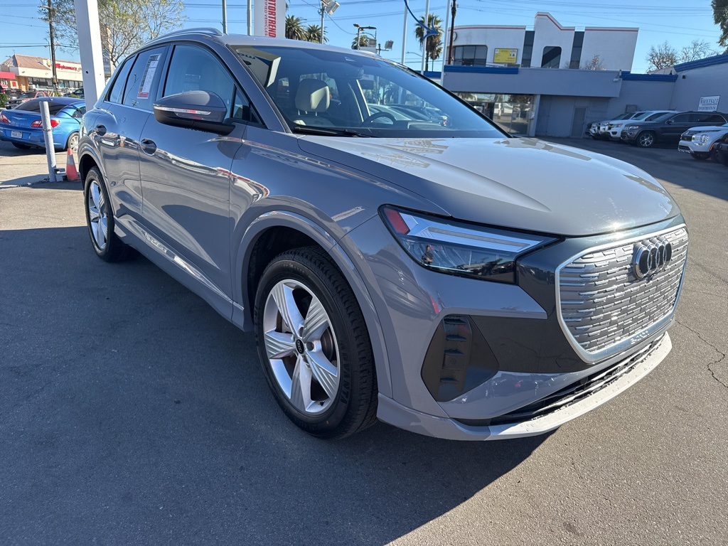2022 Audi Q4 e-tron Premium's photo