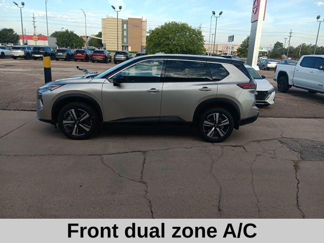 2025 Nissan Rogue SL photo 2