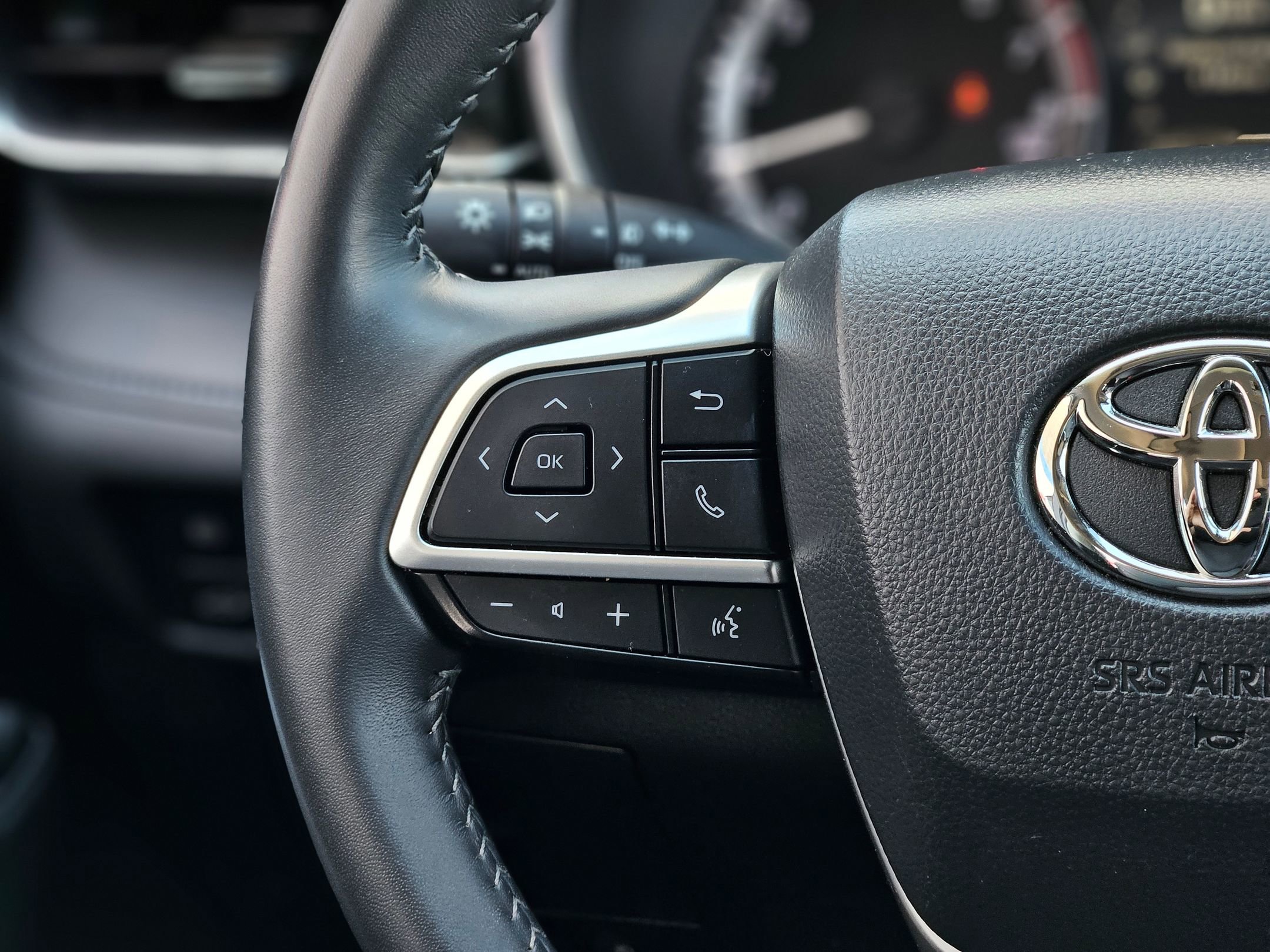 2024 Toyota Highlander XLE photo 27