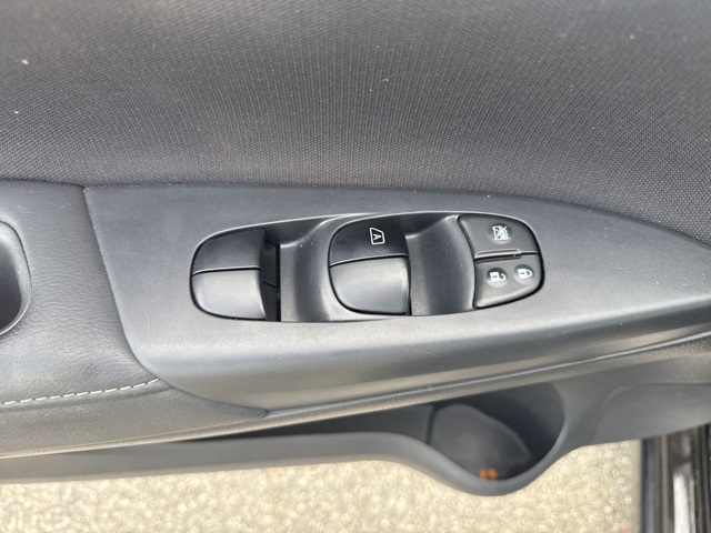 2017 Nissan Sentra S photo 13