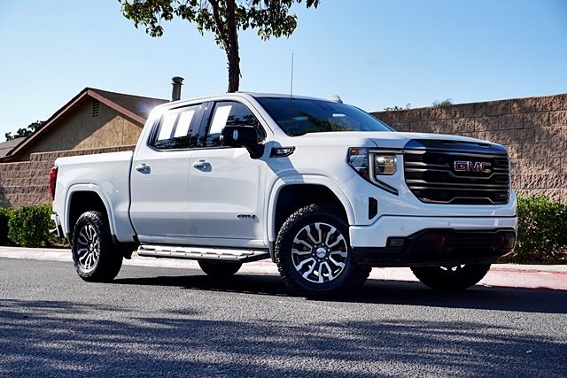 Used 2023 White GMC AT4 image 1