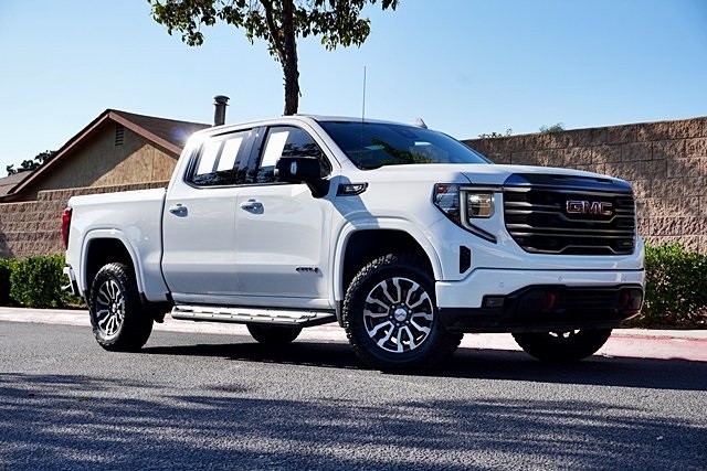 2023 GMC Sierra 1500 AT4