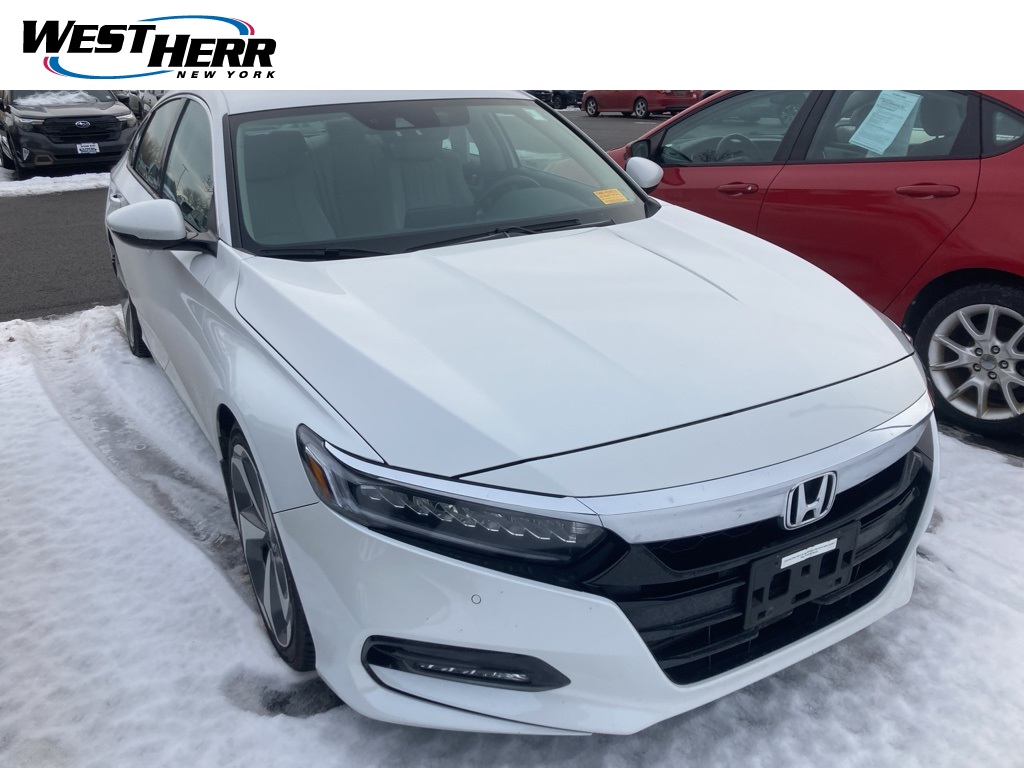 2018 Honda Accord Touring's photo