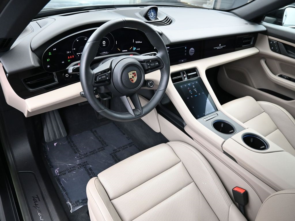 2023 Porsche Taycan Base photo 3