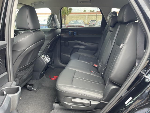 2025 Kia Sorento S photo 16