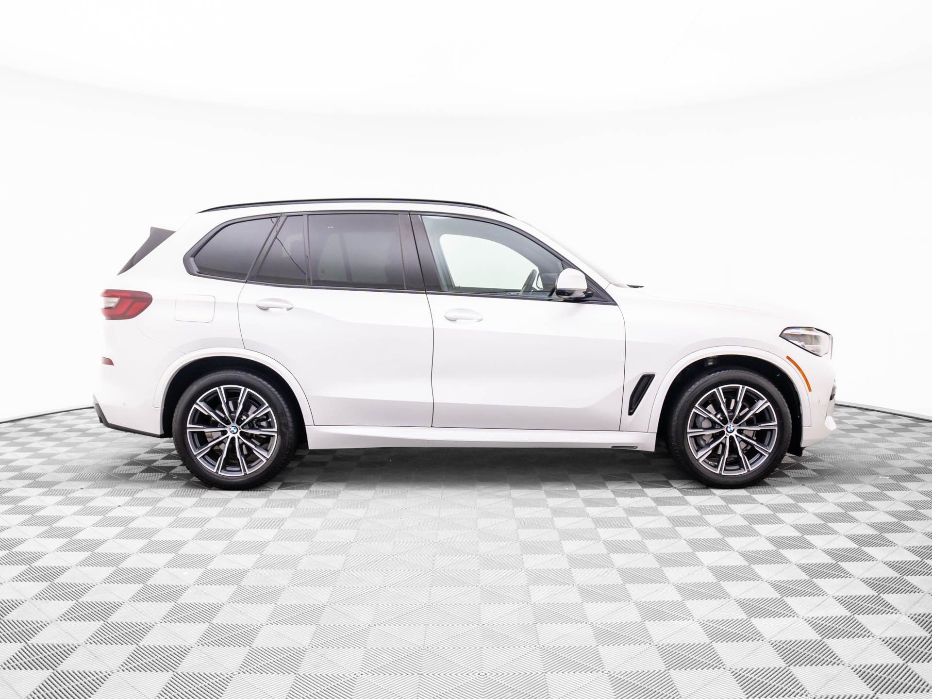 2023 Bmw X5 xDrive40i photo 3