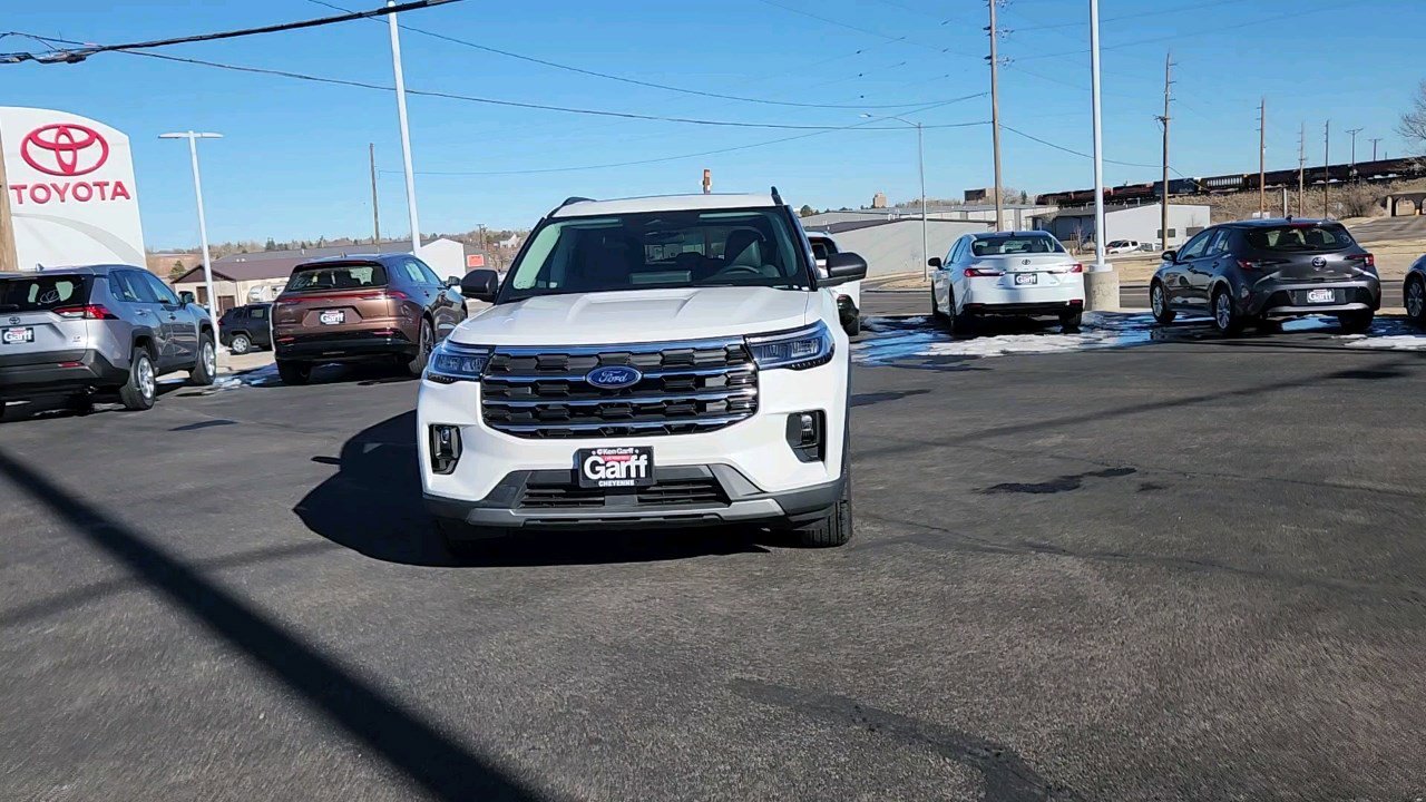 2025 Ford Explorer photo 6