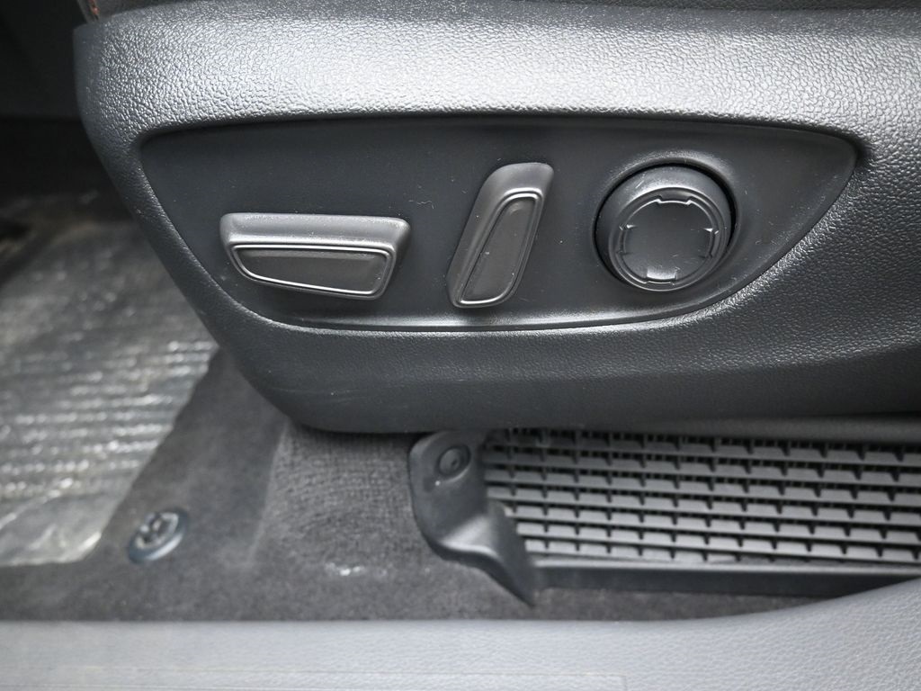 2024 Toyota Sienna XSE photo 9
