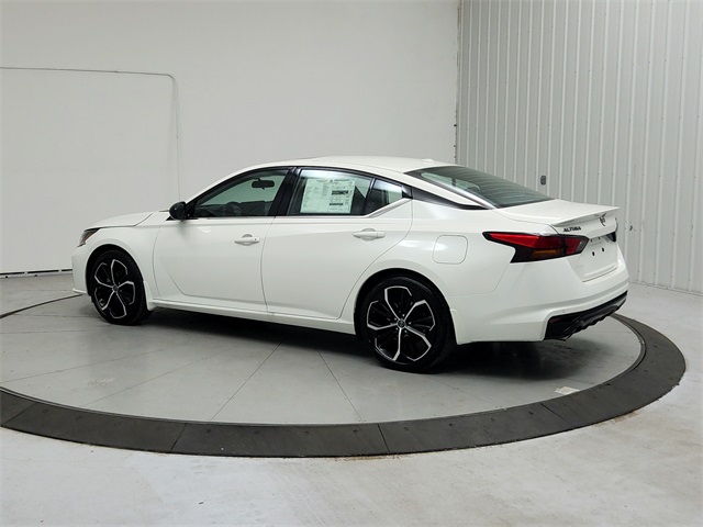 2025 Nissan Altima 2.5 SR photo 5