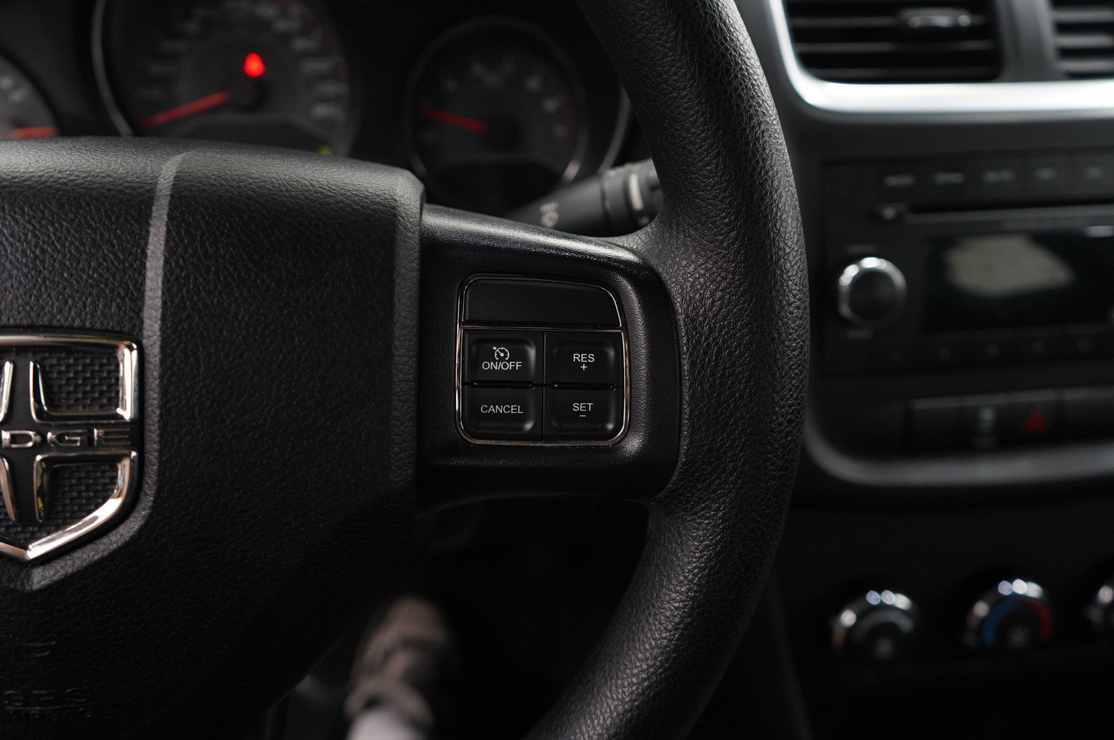 2014 Dodge Avenger SE photo 19