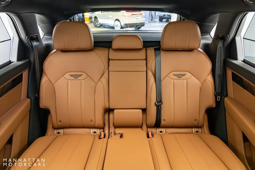 2024 Bentley Bentayga EWB photo 21
