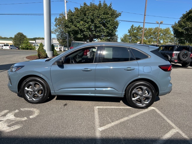 2023 Ford Escape ST-Line photo 4