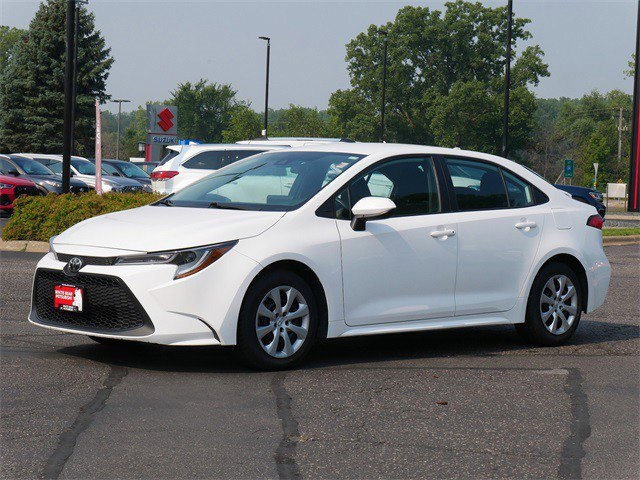 2022 Toyota Corolla LE photo 2