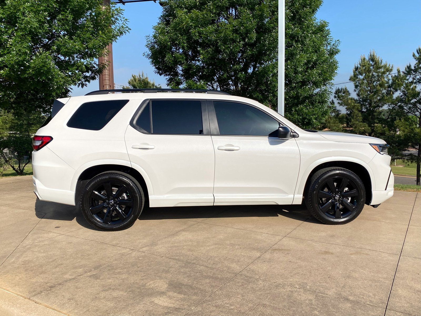 2025 Honda Pilot Sport photo 6