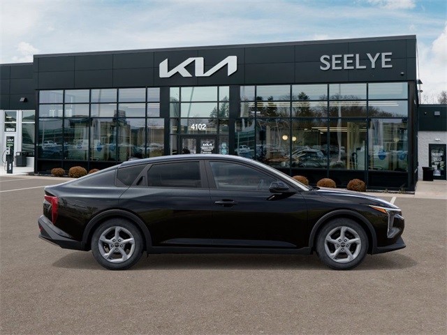 2025 Kia K4 LXS photo 7