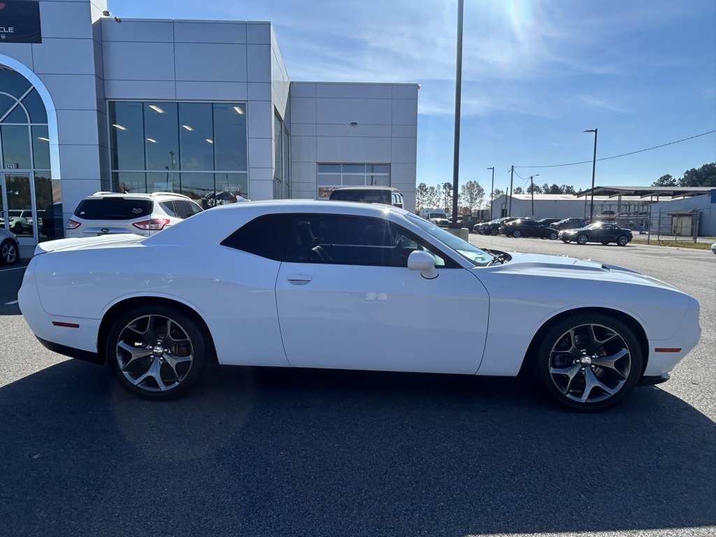 2015 Dodge Challenger SXT Plus photo 2