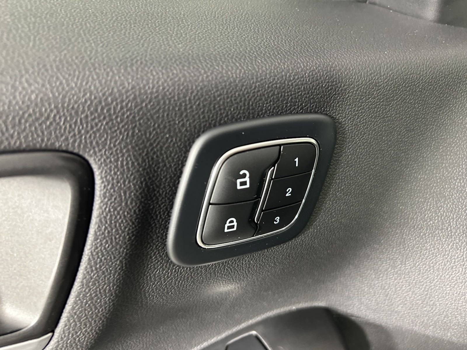 2025 Ford Escape photo 18