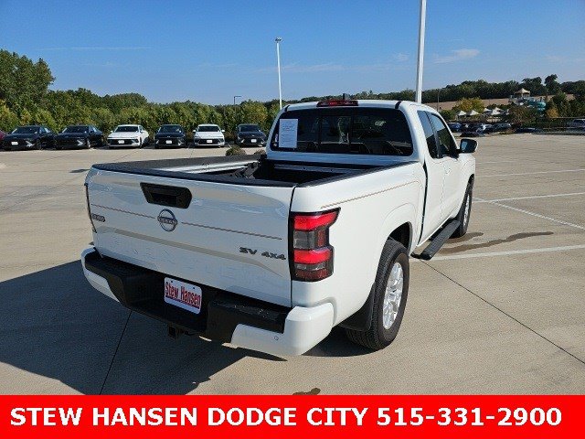 2022 Nissan Frontier LE photo 3