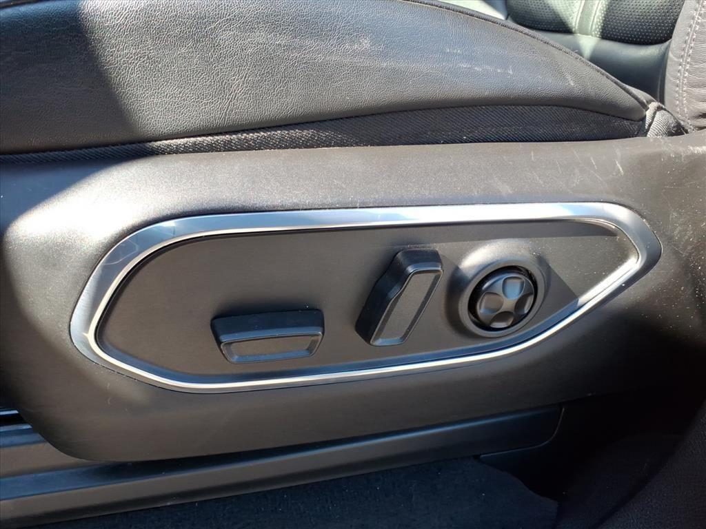 2023 Jeep Wagoneer L Series II photo 3