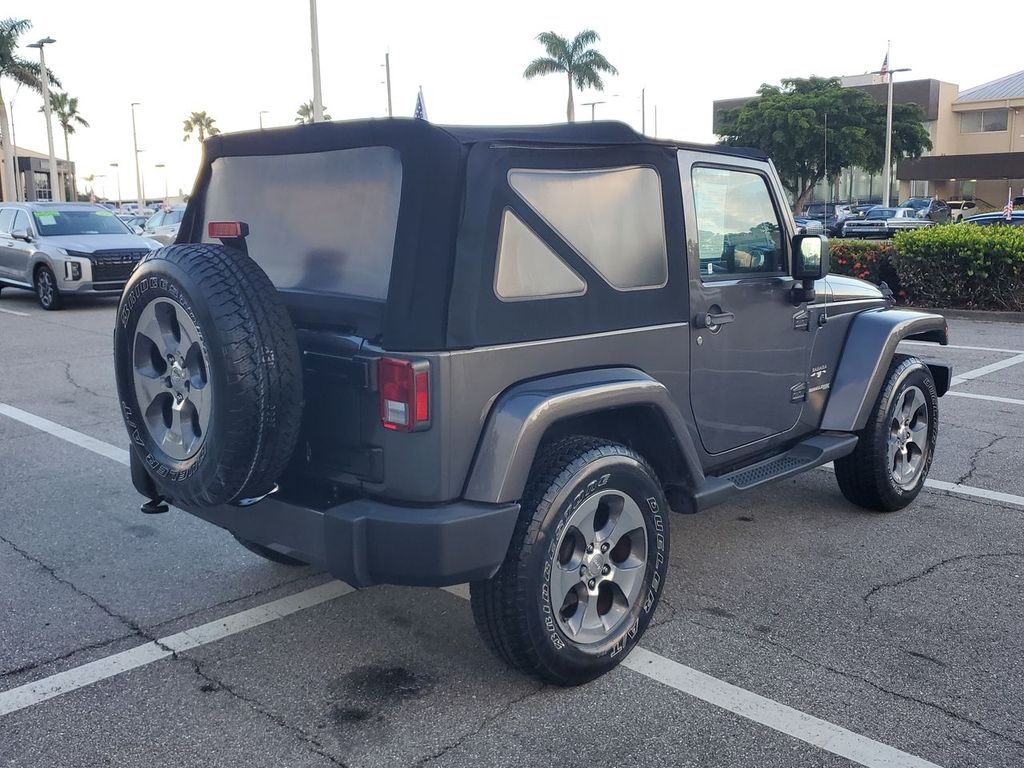2018 Jeep Wrangler Sahara photo 11