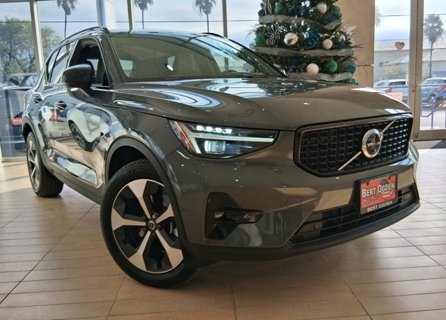 2026 Volvo XC40 Plus