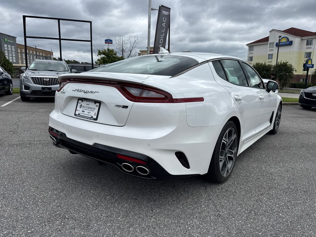 2020 Kia Stinger GT-Line photo 2