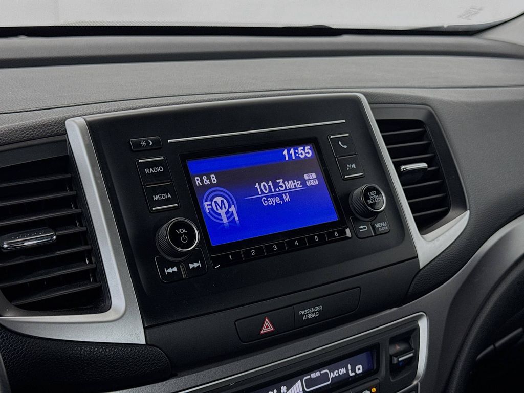 2019 Honda Ridgeline RTL photo 13
