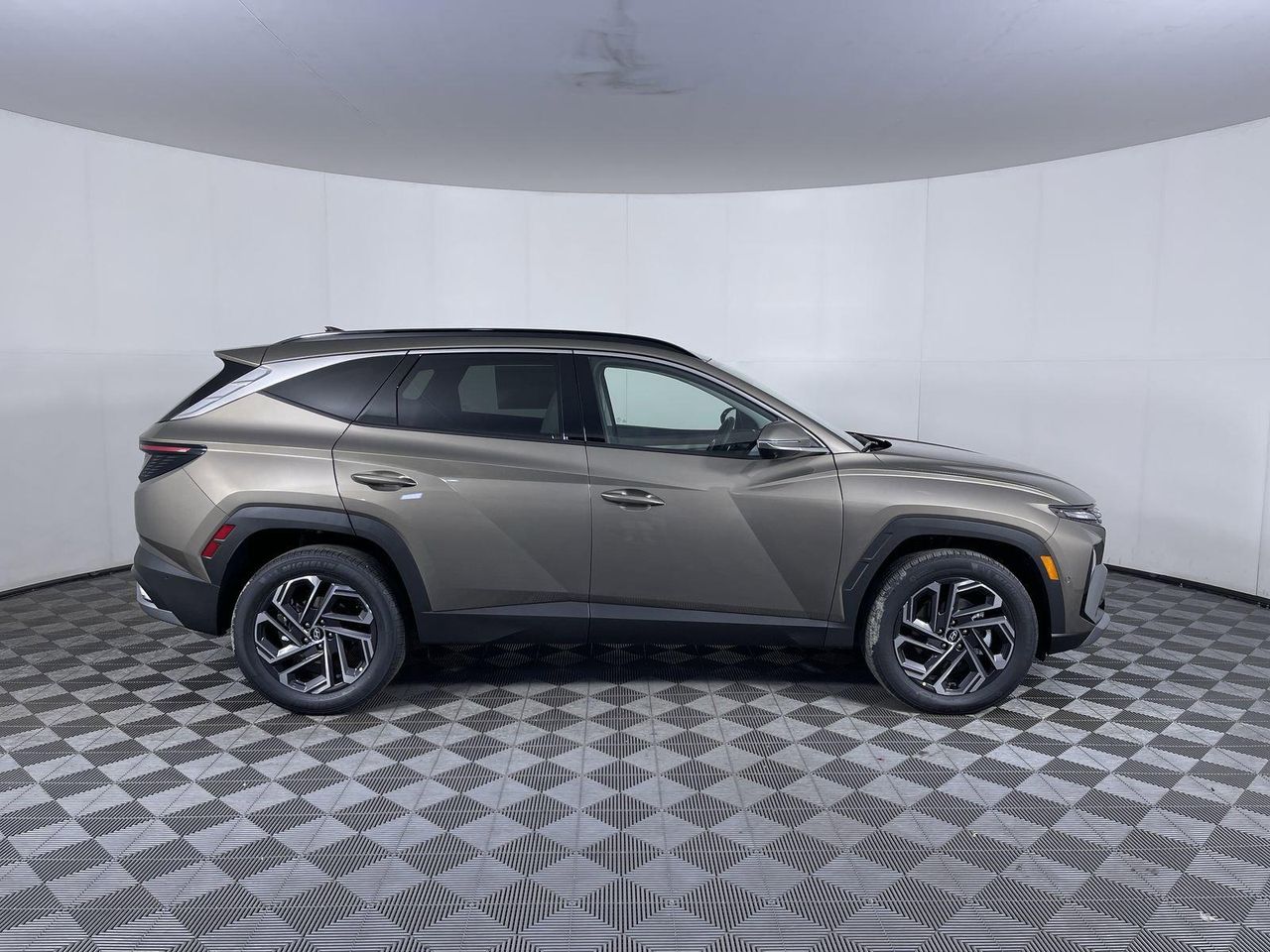 2025 Hyundai Tucson Limited photo 3