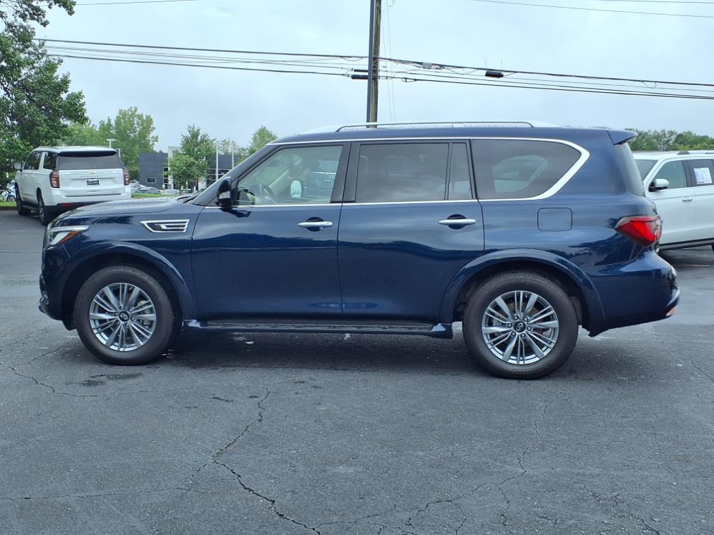 2022 Infiniti QX80 Luxe photo 16