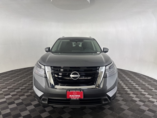 2025 Nissan Pathfinder SV photo 2