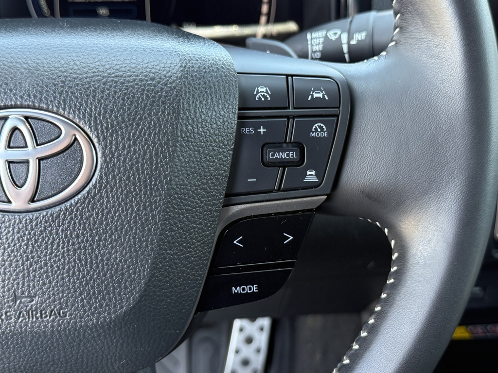 2025 Toyota Camry SE photo 21