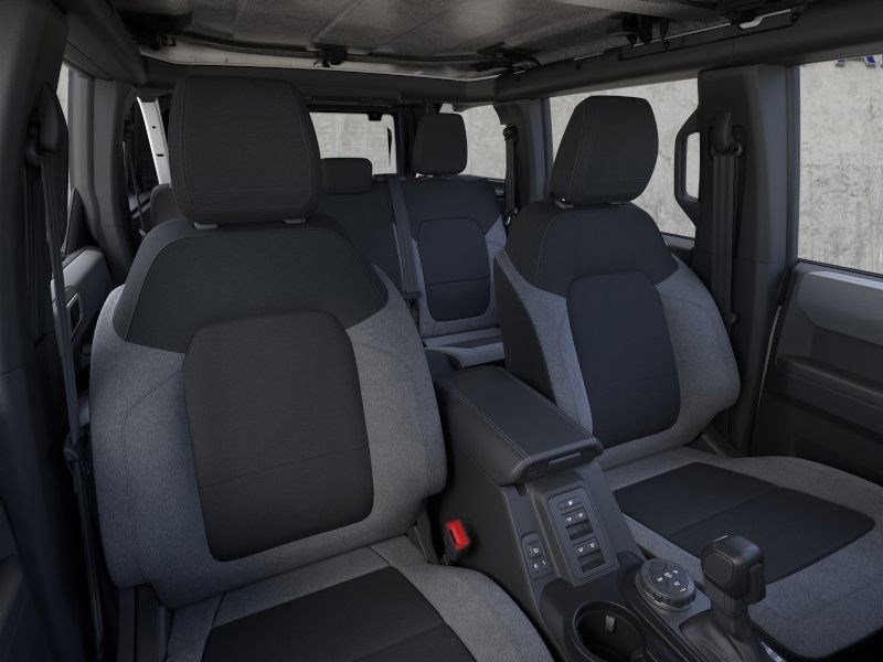 2025 Ford Bronco Base photo 2