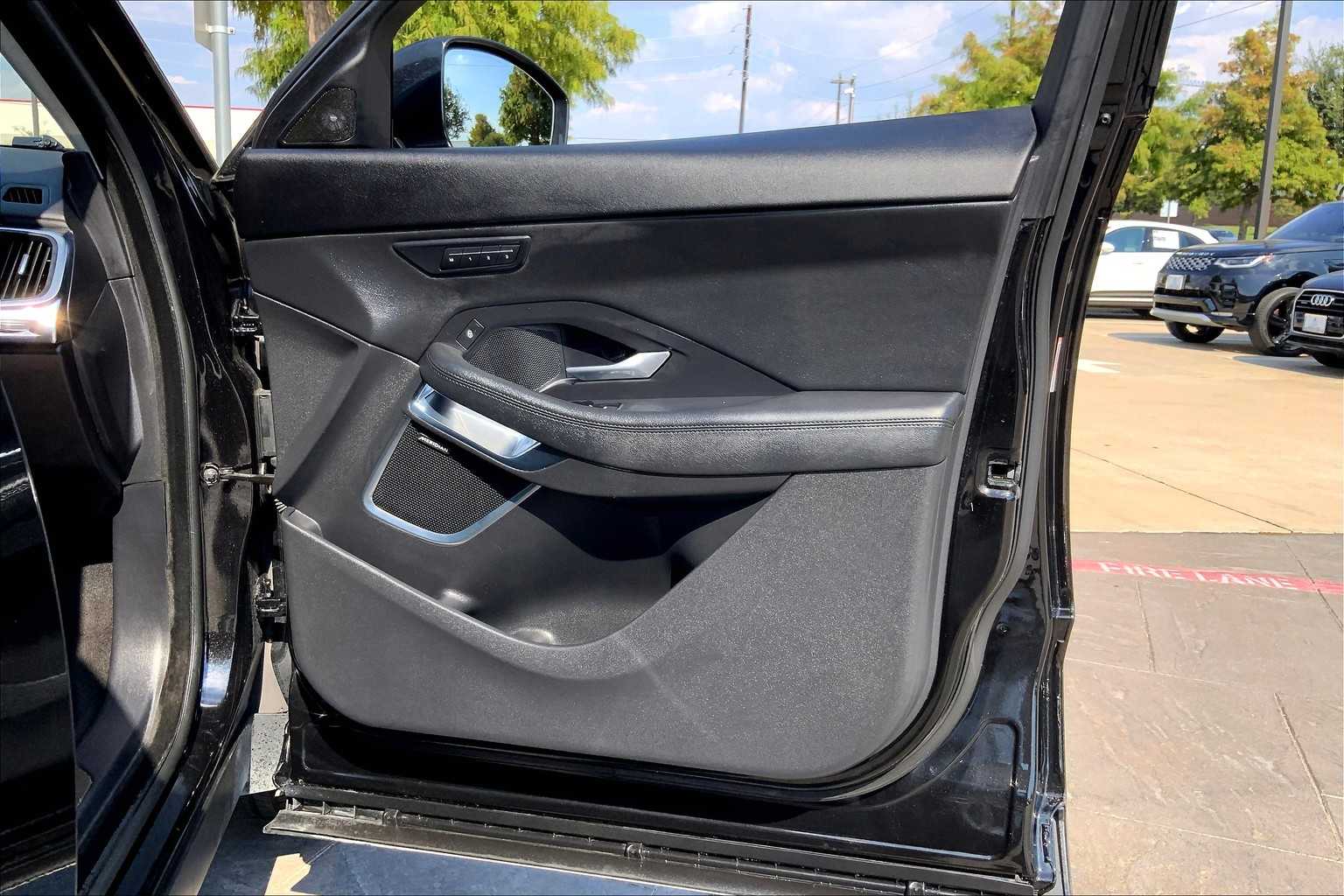 2018 Jaguar E-PACE SE photo 21