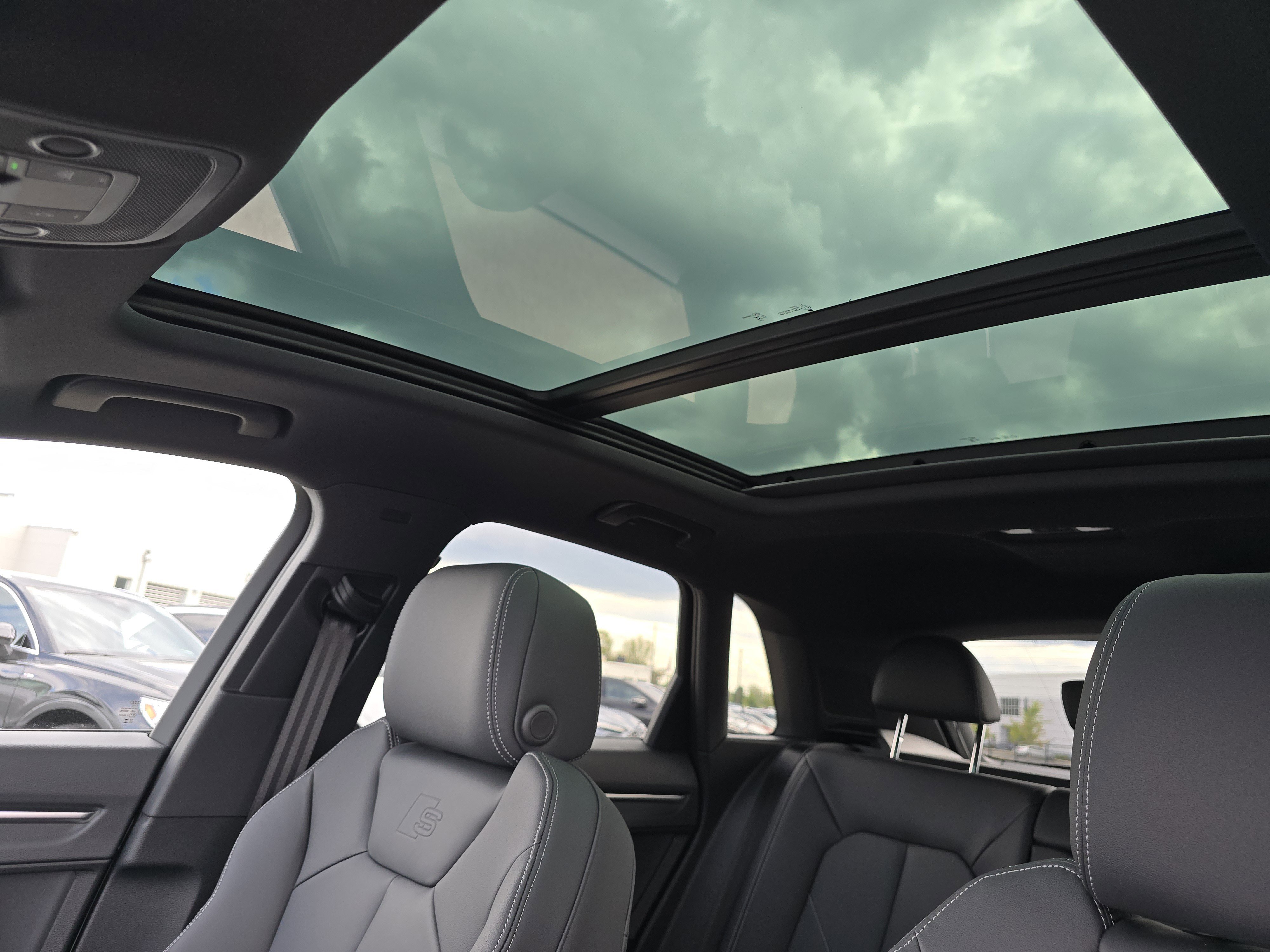 2025 Audi Q3 S line Premium photo 8