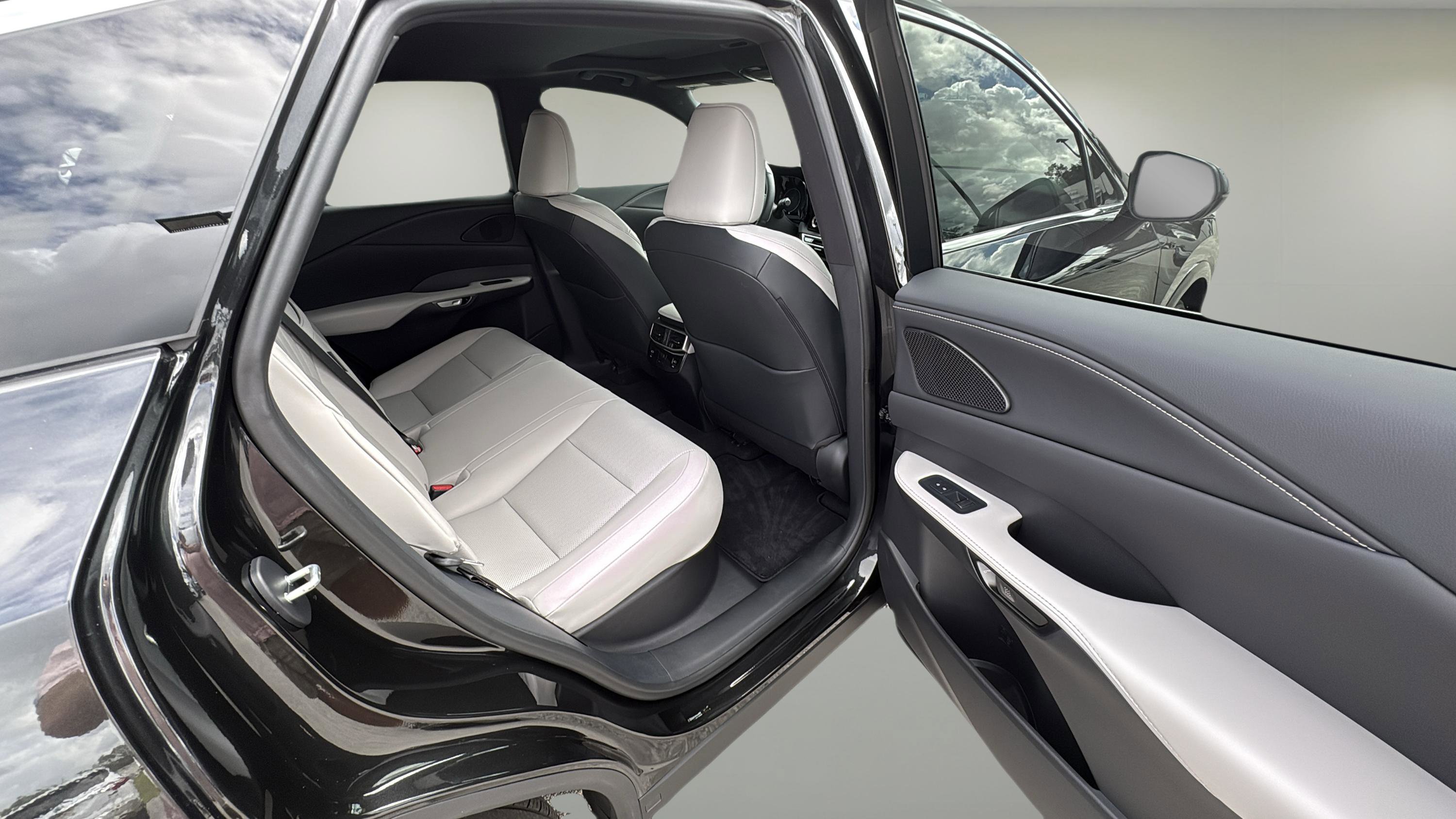 2024 Lexus RX 350 Premium photo 13