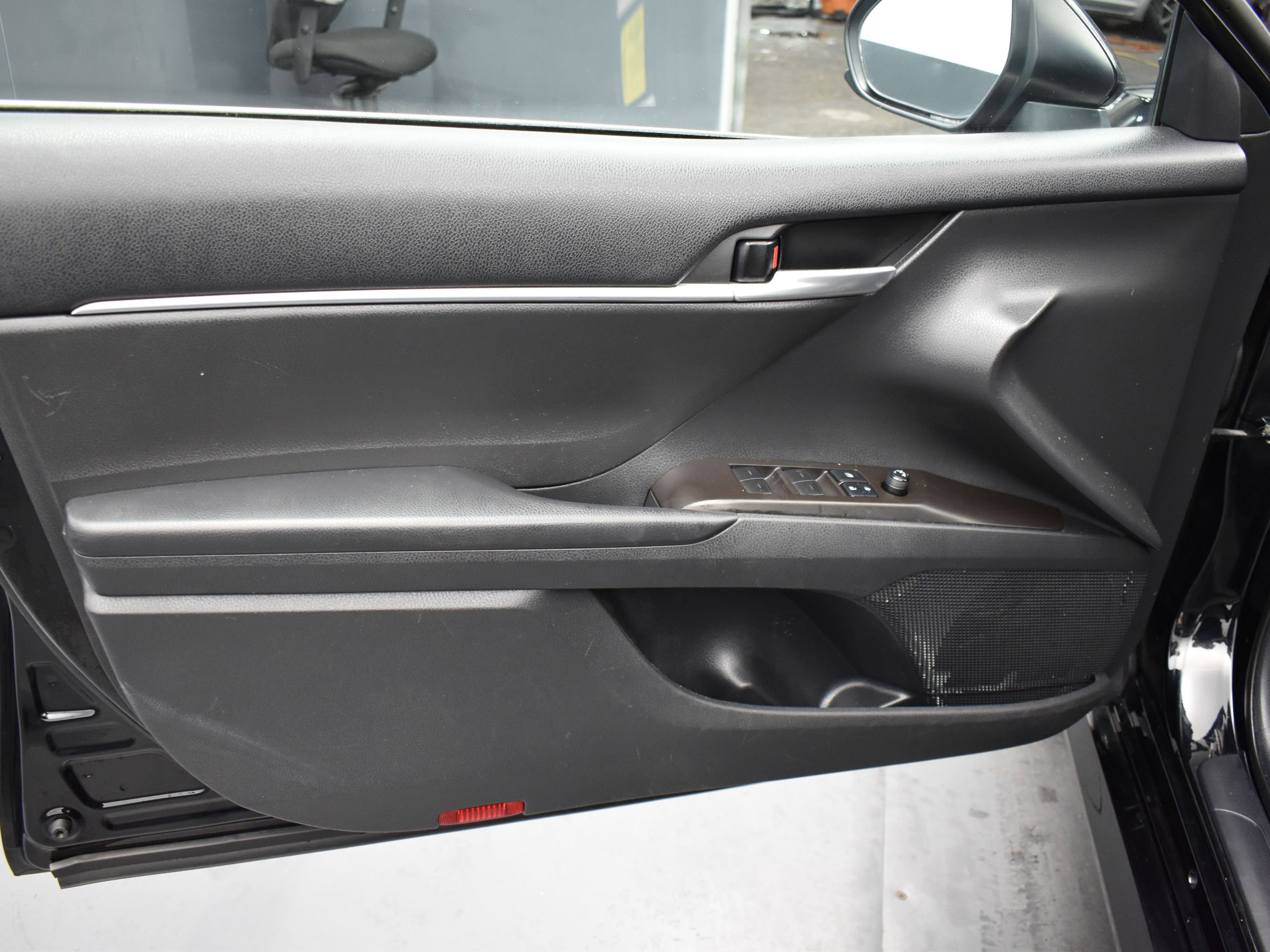 2021 Toyota Camry LE photo 8