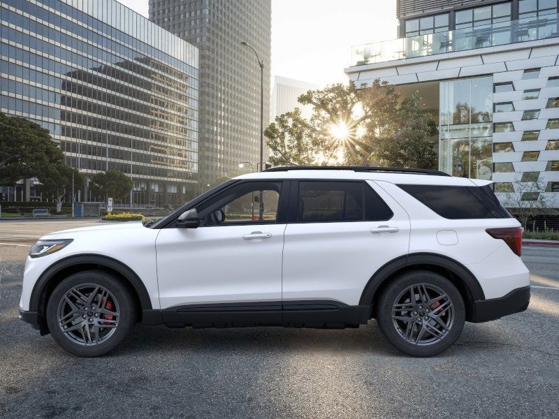 2025 Ford Explorer ST photo 4