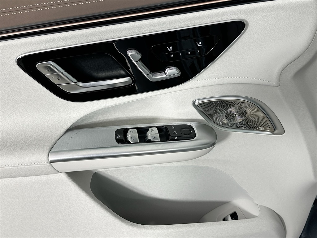 2026 Mercedes Benz EQE SUV photo 17