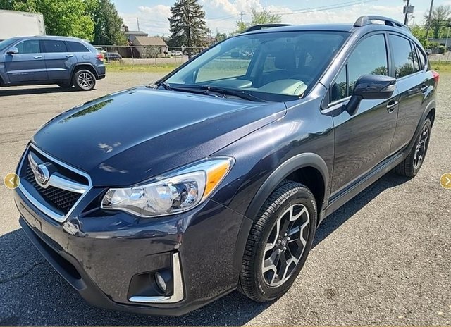 2017 Subaru Crosstrek Limited photo 2