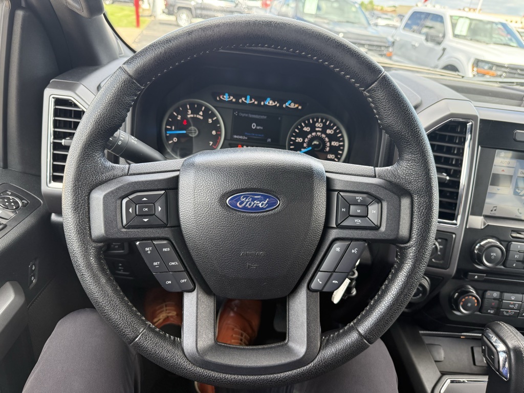 2016 Ford F-150 XLT photo 21