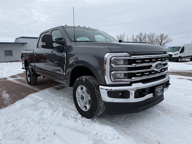 2026 Ford F-350 XLT photo 2